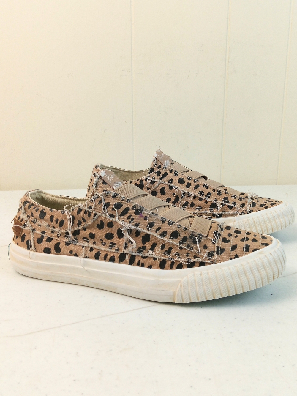 Blowfish Malibu Marley Fashion Sneakers Women Size 7 Leopard Print Slip On